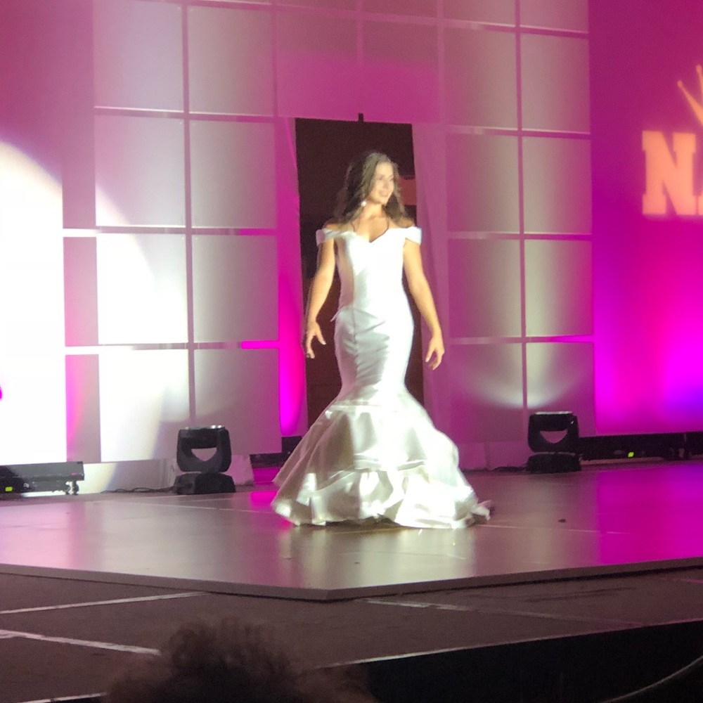 Jovani size 6 prom/pageant dress.